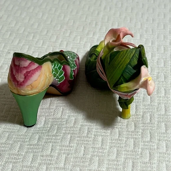 Vintage Just The Right Shoe Miniature Mini Shoes Set of 2 Collectibles - Picture 6 of 9